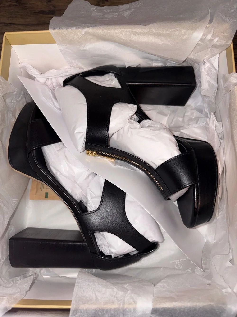 Michael Kors Women's Berkley Mid Sandal, Black, 6 BRAND NEW